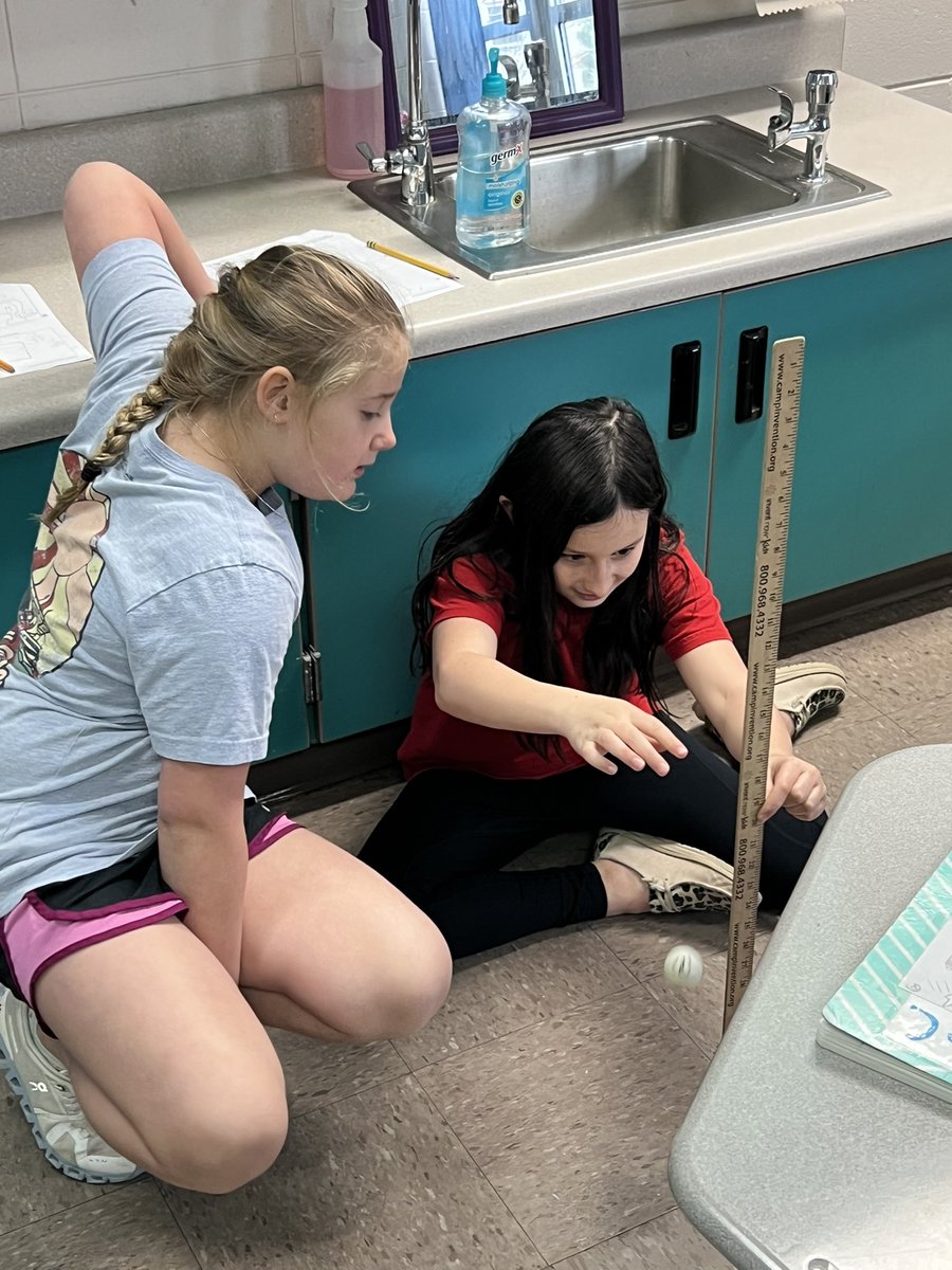 sarah61286's tweet photo. Investigating motion and stored energy using ping pong balls and marbles. We also discussed the difference between transferring and transforming energy. @barkleybridge #energyforms #motionvstored #transfervstransform https://t.co/wEMzAac2C5