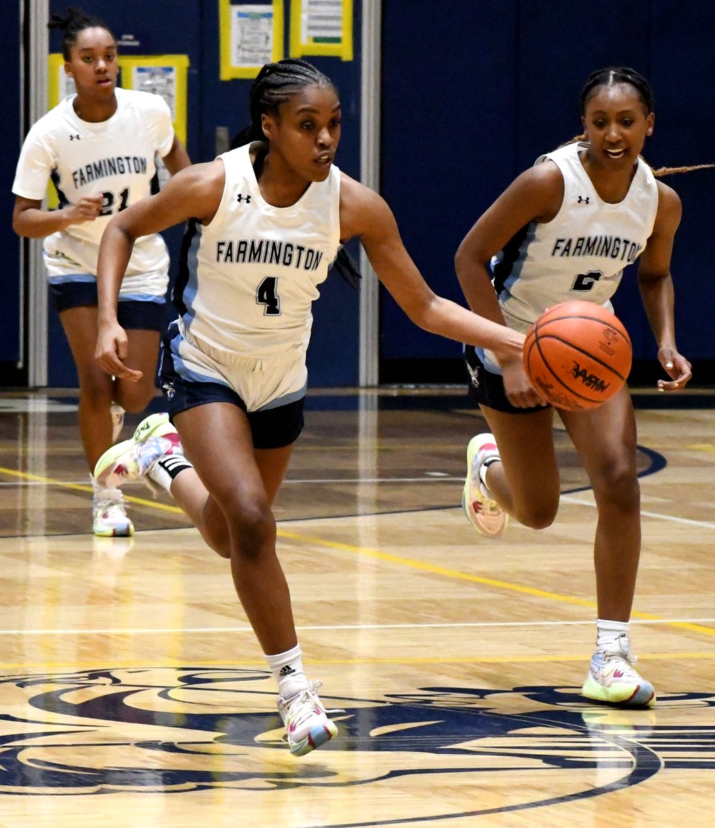 MIPrepZone's tweet photo. GIRLS BASKETBALL: @bhhs_girlsbball dominates glass, beats @FarmingtonGBB 73-43 to clinch first league title since 2017 >> https://t.co/CFXGeg8icu 

@hills_hawks @BHHScage @bhschools @BHBlackHawks https://t.co/YuMzHOcokM