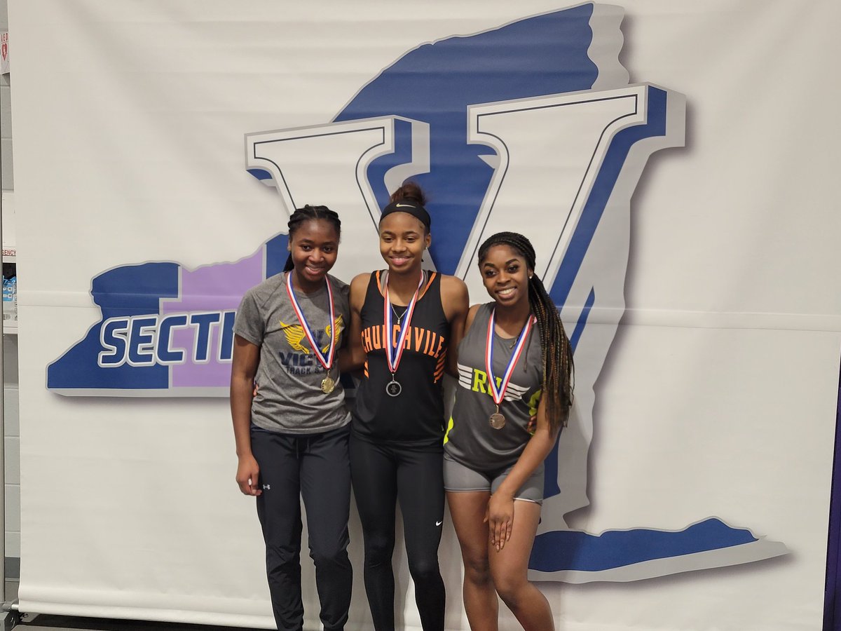 VCStrack_field's tweet photo. 3 Victor Athletes advance to states.
Emma Goodell - 55m Hurdles 
Terreque Davis- 55m Hurdles 
Melody Harloff  - 55m / 300m https://t.co/mMf3FD9pXu