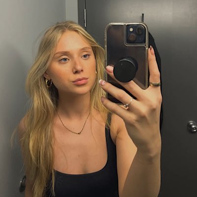 LauraGuertin2's tweet photo. #NouvellePhotoDeProfil https://t.co/mPhORa656g