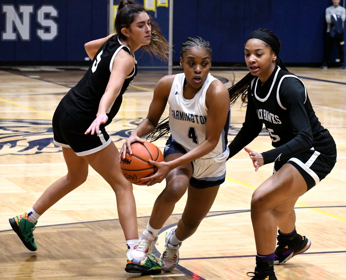 MIPrepZone's tweet photo. GIRLS BASKETBALL: @bhhs_girlsbball dominates glass, beats @FarmingtonGBB 73-43 to clinch first league title since 2017 >> https://t.co/CFXGeg8icu 

@hills_hawks @BHHScage @bhschools @BHBlackHawks https://t.co/SztSEes7h3