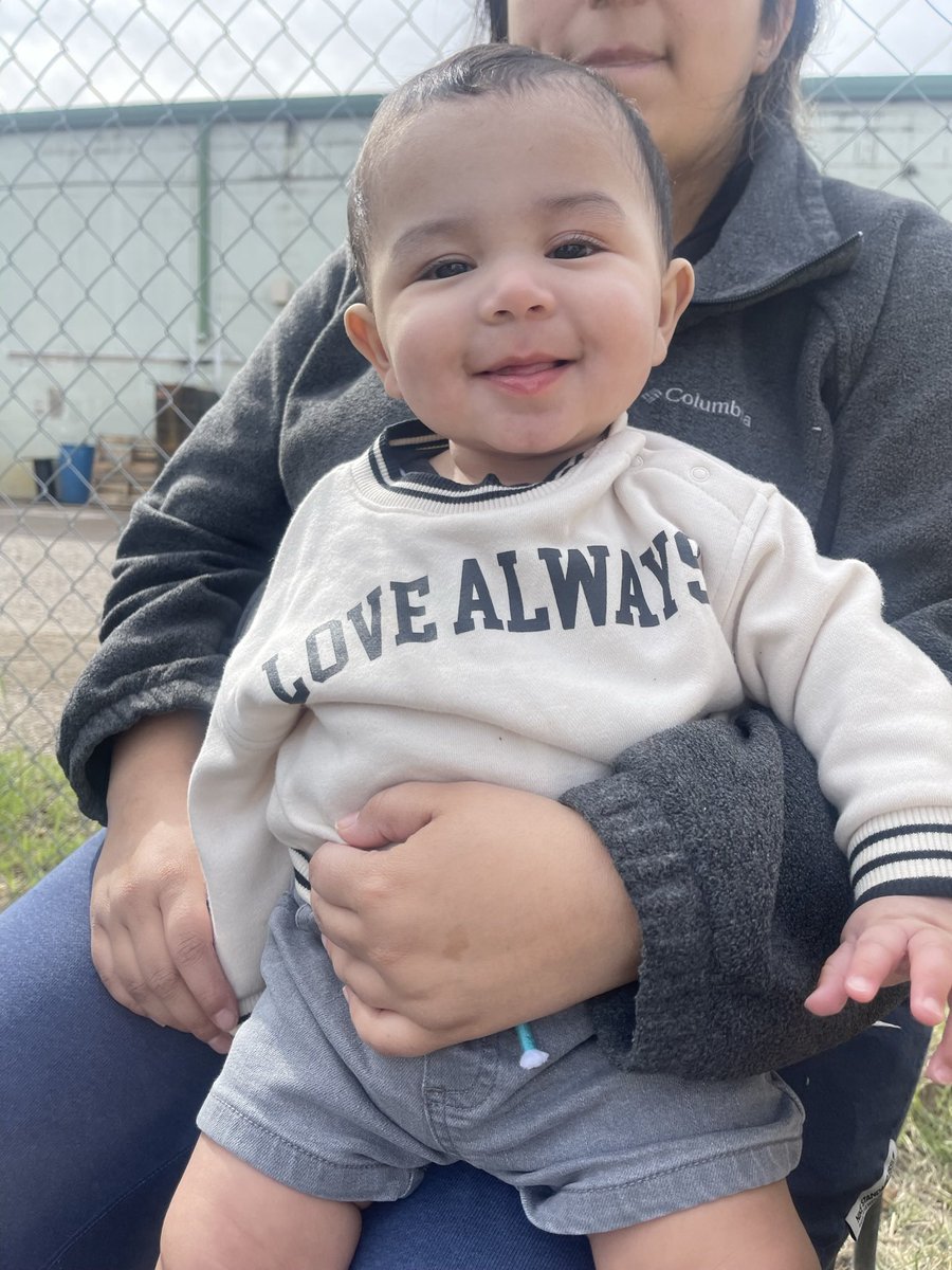 Aria learned to say her cousin’s name.. she loves FaceTiming ralfy💗💗💗
Besties for the restiessss.