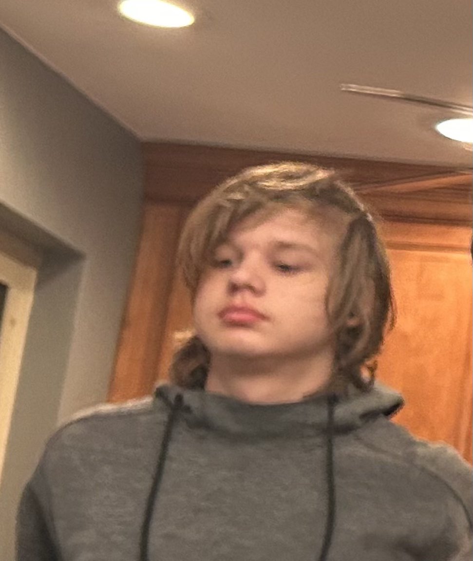 Kings_Schools's tweet image. 𝐖𝐄 𝐍𝐄𝐄𝐃 𝐘𝐎𝐔𝐑 𝐇𝐄𝐋𝐏!

We have two @Kings_HS sophomores who we believe have run away together. Last seen leaving KHS today after school. 

If you know the whereabouts of Logan Dunn &amp;amp; Ella Cecrle, please contact Deputy Barker at 513-398-8050, Ext. 13057. Thank you!