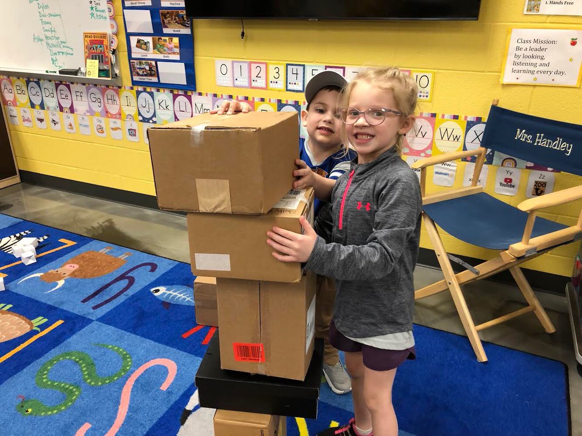 HandleyCTEClass's tweet image. Math and Reading night fun!!