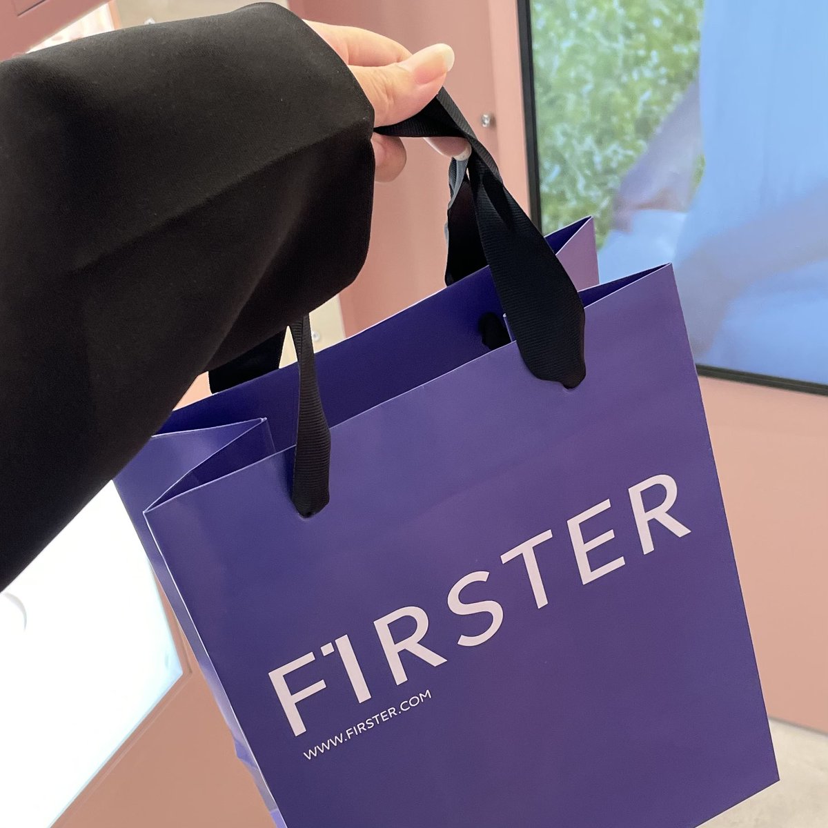 mmytype_'s tweet photo. เพิ่งเคยเข้า Firster แล้วเริ่ดมากกพอดีกับวัน #LIPSTERSDAY โปรซื้อ 2 แท่งลด 15 % แถมยังได้ Voucher 500 มาช้อปต่อ หลายแบรนด์ที่หาซื้อยากมารวมไว้หมดแล้ว แกรชั้นซื้อเยอะมาก ㅠㅠ โปรมีทุกวันศุกร์สิ้นเดือน ต้องไปวันนี้แล้วที่ สยามซอย 7 https://t.co/W2yN6ZrXz1