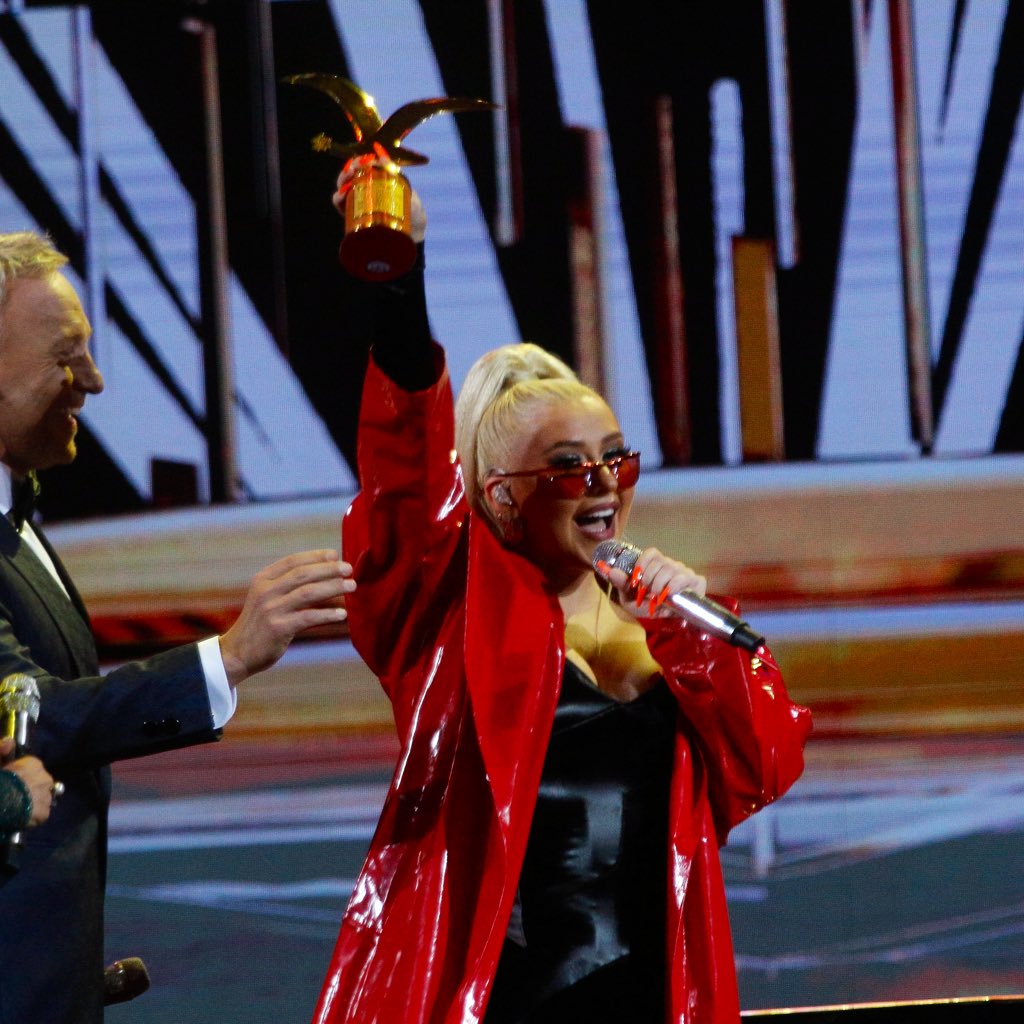 RadioDisneyLA's tweet photo. ¡Christina Aguilera! La artista abrió este jueves otra gran noche en el festival de Viña del Mar. 
¿La viste? ¿Qué te pareció? https://t.co/9RTJhnatlJ