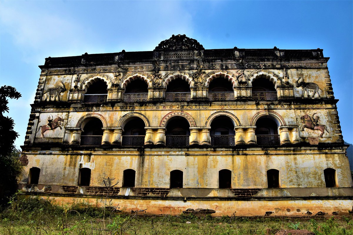aitiha1's tweet photo. The heritage palace at Raj-Ranpur is one of the landmarks of the town. Register for the 'Weavers Trail: Olasingh' tour to have a glimpse of it on 26th Feb 2023 (Sun).
For regn, click
https://t.co/rS7TtR5Daw
#Aitiha #ranpur #Olasingh #villagewalk https://t.co/KUlcpnIQFX