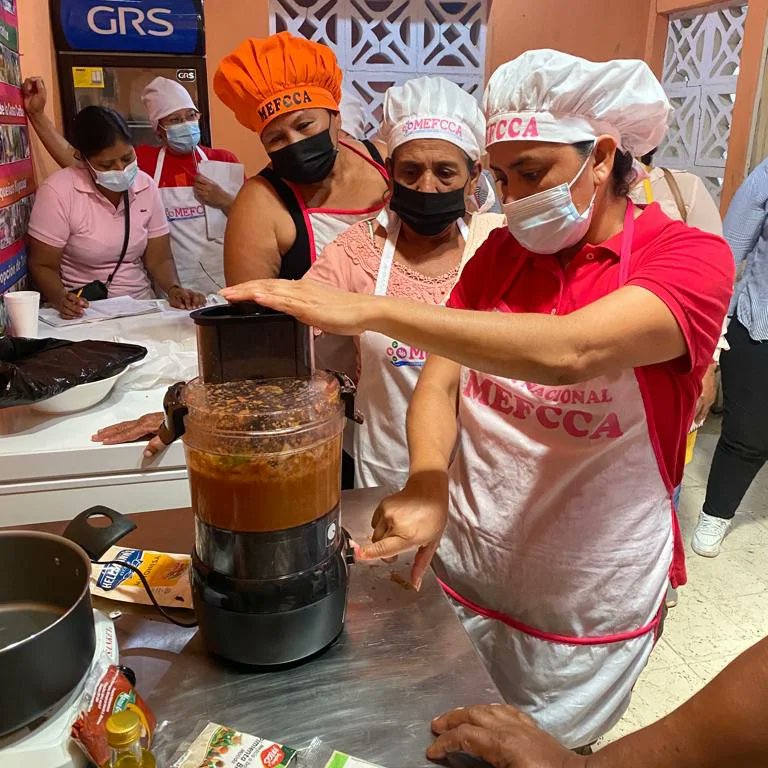 GranadaMefcca's tweet photo. Inauguración del Centro de procesamiento La Gran Sultana.
Con el fin de que  protagonistas del sector agroindustrial puedan  fortalecer sus conocimientos y desarrollar sus habilidades, para desempeñar su actividad económica y dar un valor agregado a su producto.
#mefccanicaragua https://t.co/uniUwpQH7X
