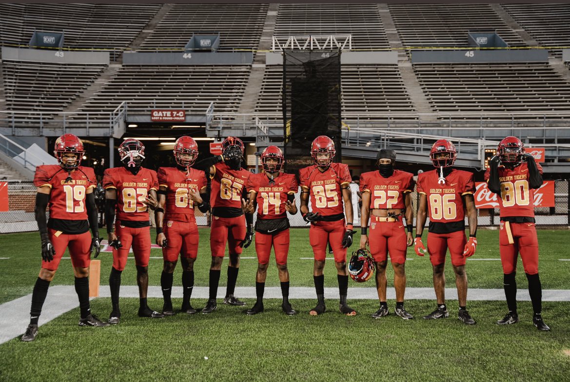 Extremely grateful and blessed that I can say I’ve received an offer from Thè Tuskegee University❤️💛 <a href="/CSmithQBs/">CLINTON SMITH JR.</a>  <a href="/JUCOFFrenzy/">JUCO Football Frenzy</a>