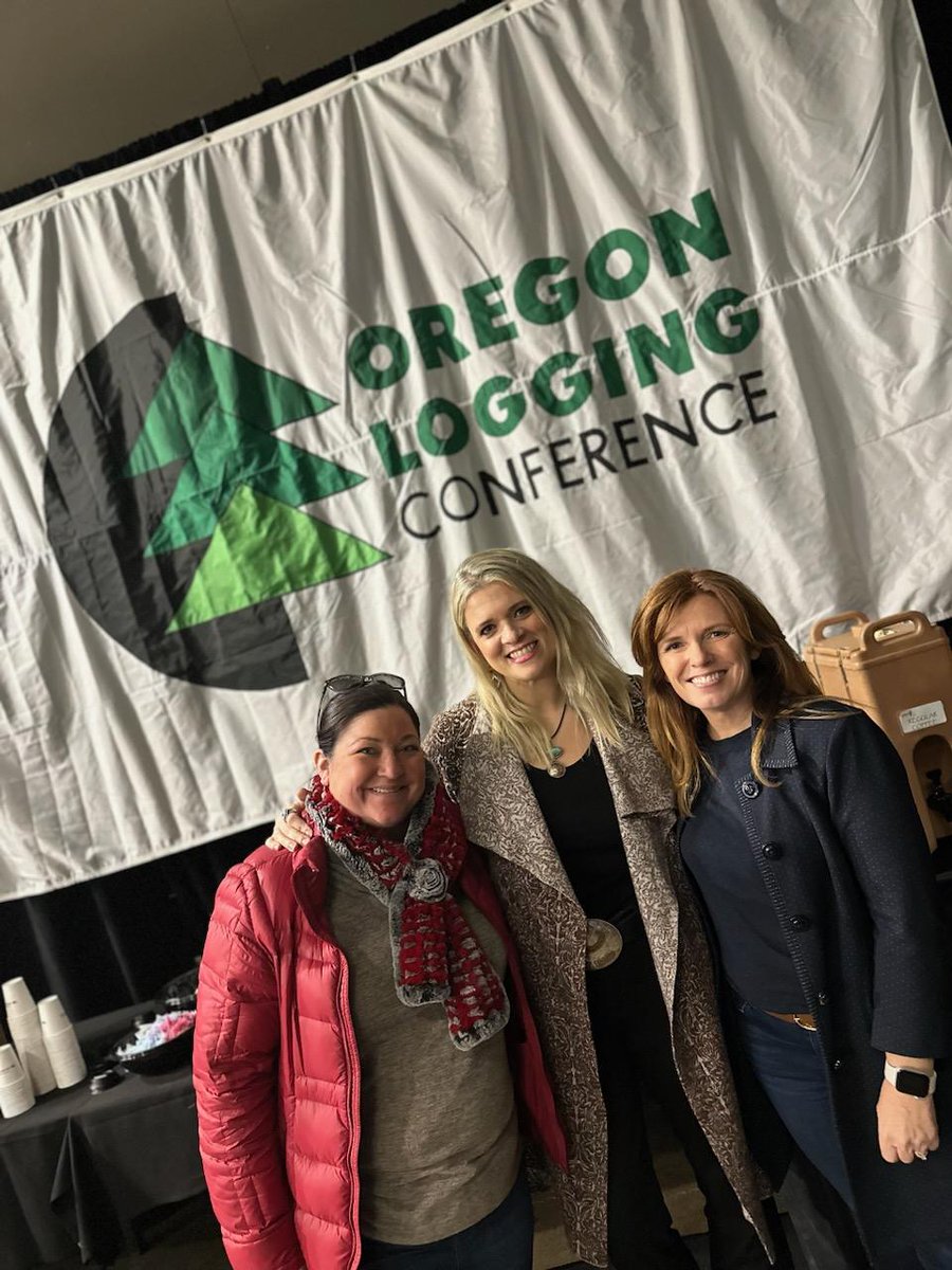 TimberUnity's tweet image. We still have a #StateToSave so that's why we showed up to the 85th annual #OregonLoggingConference! To kick it off went to Oregon Women in Timber Auction and then to the show today! 
#orag #orleg #orpol #LaneCounty