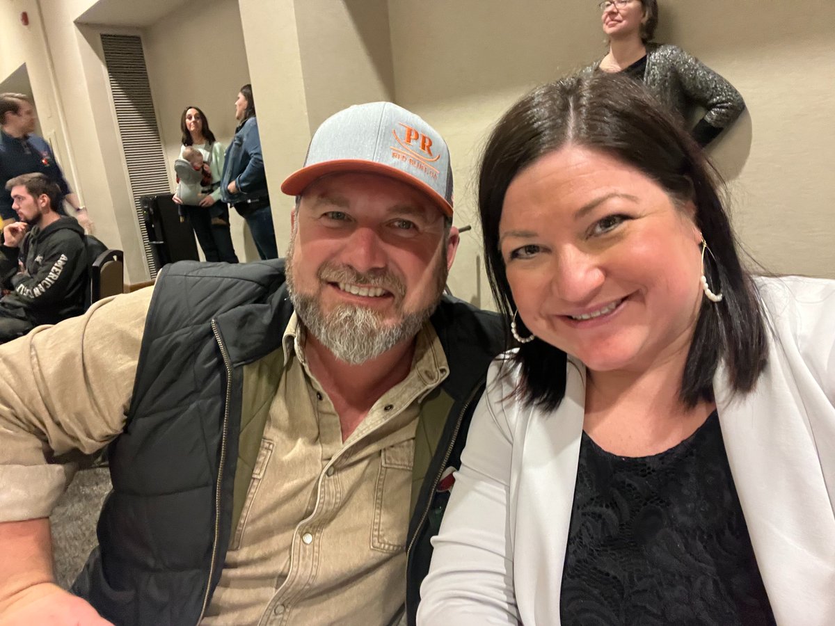 TimberUnity's tweet image. We still have a #StateToSave so that's why we showed up to the 85th annual #OregonLoggingConference! To kick it off went to Oregon Women in Timber Auction and then to the show today! 
#orag #orleg #orpol #LaneCounty