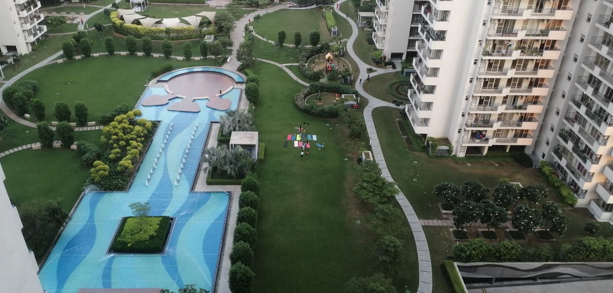 OfficeAVGlobal's tweet image. AV Global Bird Netting team installed transparent bird net in Bestech Gurgaon to prevent birds entry in balcony.
Bird netting is the most widely used bird control method due to its low cost, light weight, highly durable properties.

#birdnetting  #antibirdnet #birdnet