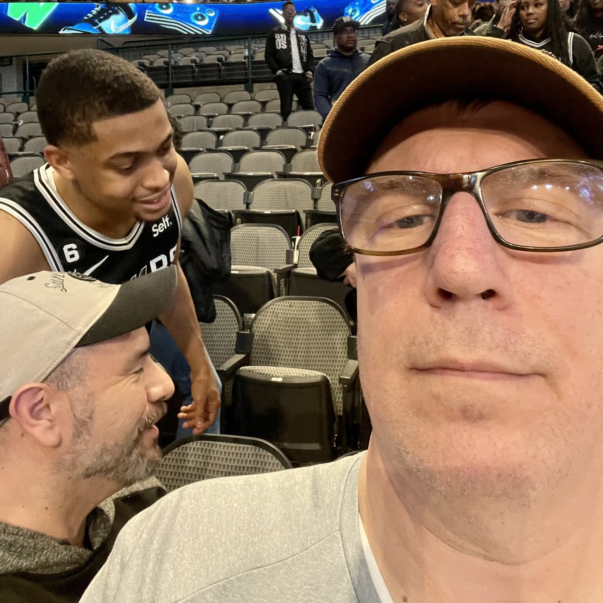 lukewarmtallboy's tweet photo. took a selfie of @mexican_junior taking a selfie with @spurs great keldon johnson #selfieception https://t.co/idzcN58Nh7
