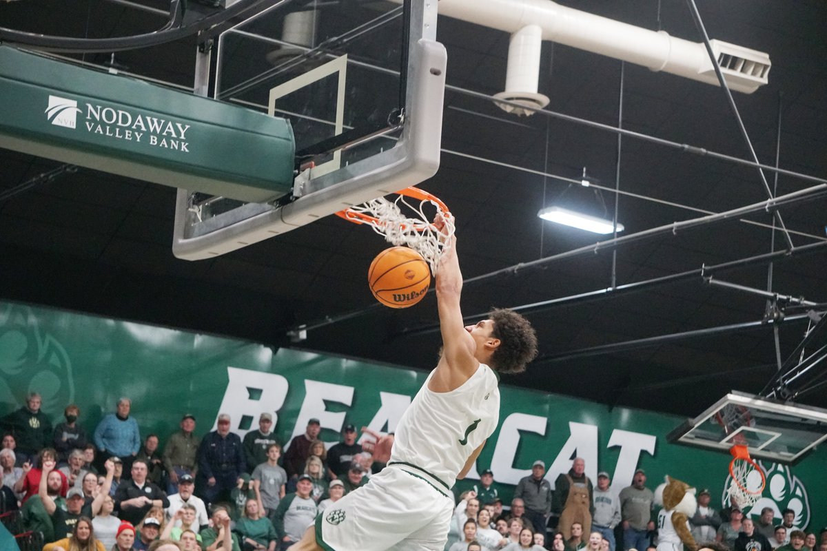 SportsMDF's tweet photo. "I turned to the guys on the bench &amp; I said, 'I thought he was sick?' I didn't know he was bringing that out. ... That was the nail in the coffin. I haven't heard Bearcat Arena that loud in a long time." ~@Luke_Waters24 on @Diego_Nate's dunk to seal @NWBearcatMBB's @TheMIAA title https://t.co/41r4tUuOoM