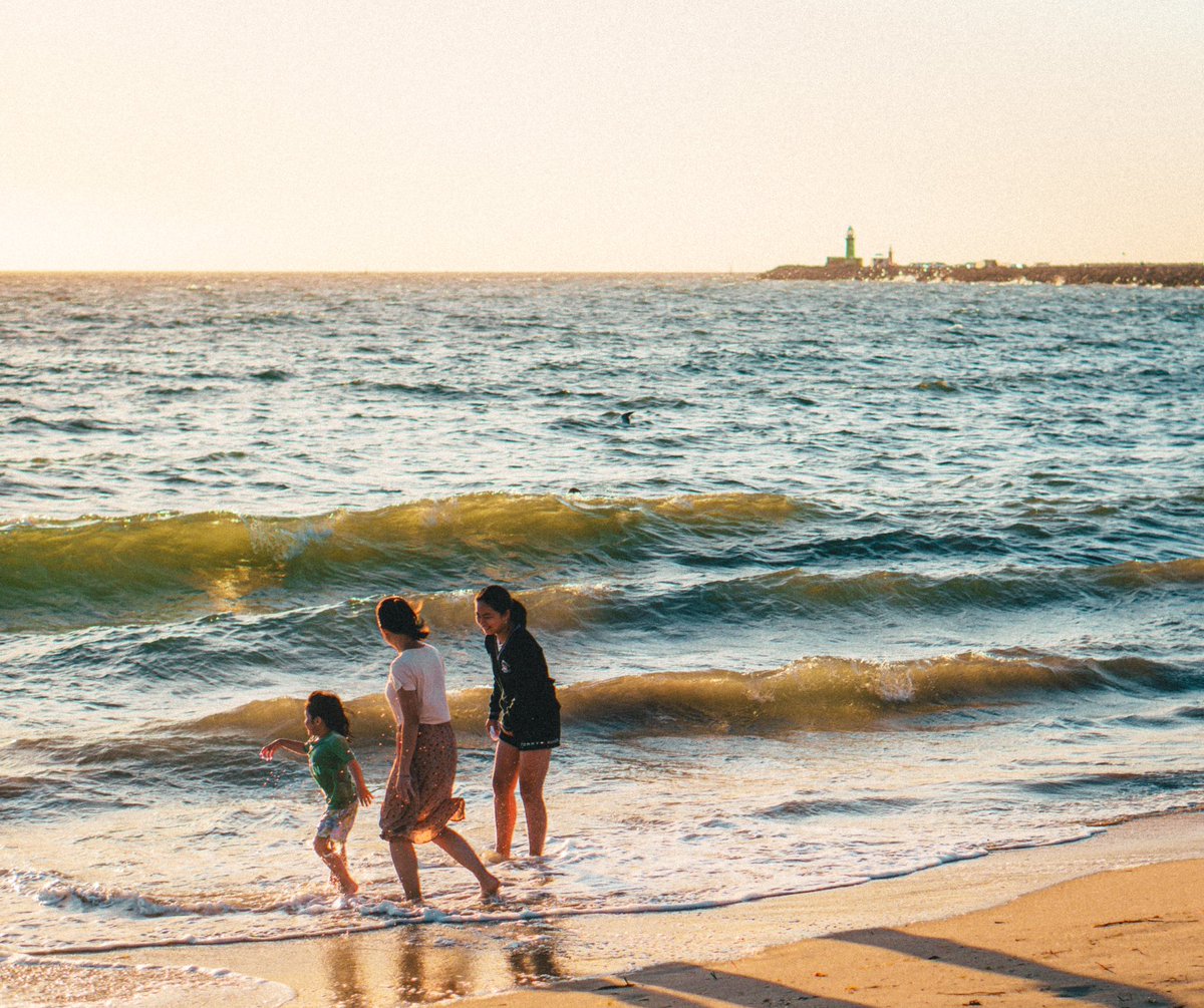 JMCPhotography4's tweet photo. ‘Beach days’ #streetphotography #streetphotographer #Australia #WesternAustralia #Perth #photooftheday #PhotoMode #photo #photography #Travel #traveling #travelblogger #Leica #abstractexpressionism #fineart #fineartphotography #sun #reflections #Days #streetphoto #life #city https://t.co/ViIh43ZXHG