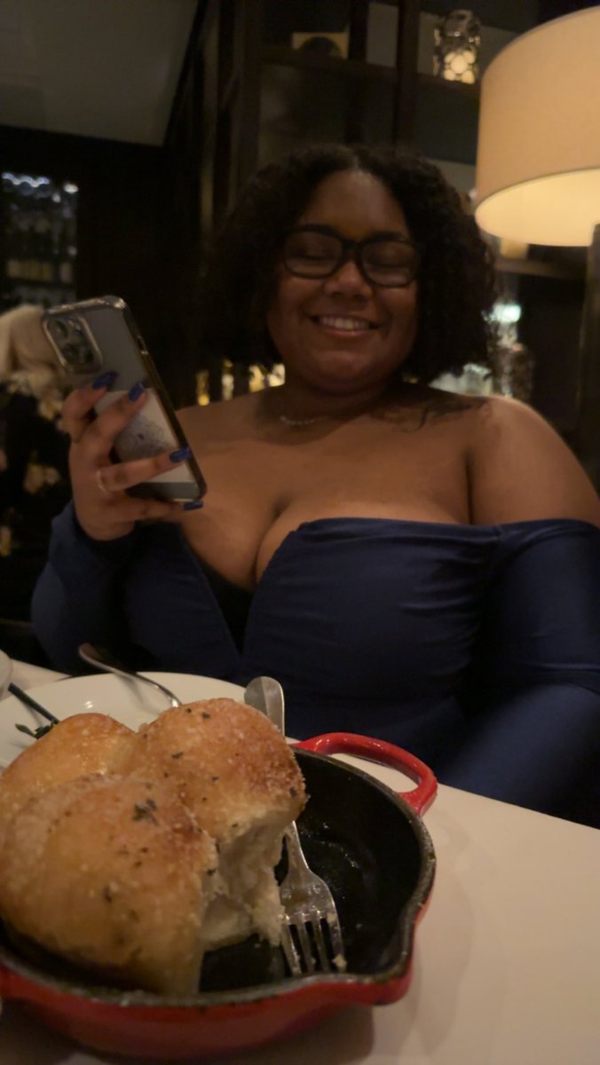 _november13_'s tweet photo. Happy 6 Year Anniversary to my baby 🥰❤️ https://t.co/eoANYCbLaq