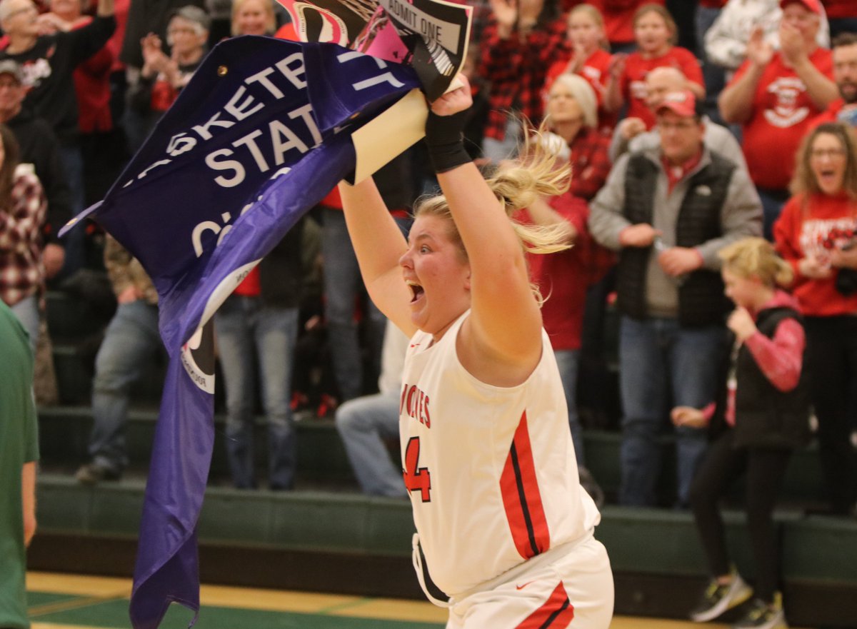 UnionSportsPage's tweet photo. The emotions of a regional final. Winfield-Mount Union girls battle back in the second half to earn their first trip to state since 1998. #iahsbkb https://t.co/PeSZwh865f