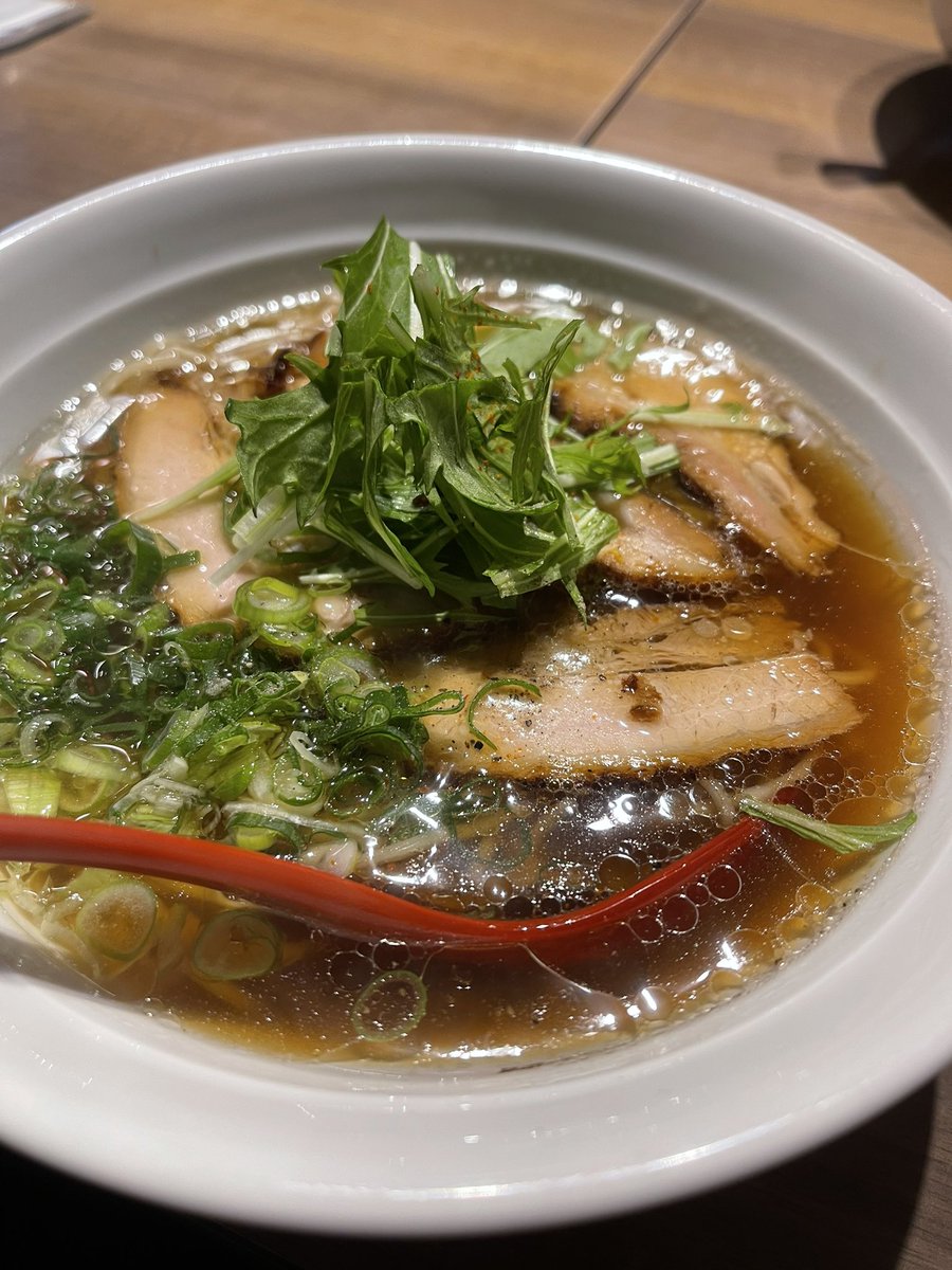 golpiacom's tweet photo. 今日のランチは刀削麺！？
#ラーメン
#西脇
#醤油ラーメン https://t.co/mqo31Ndutg