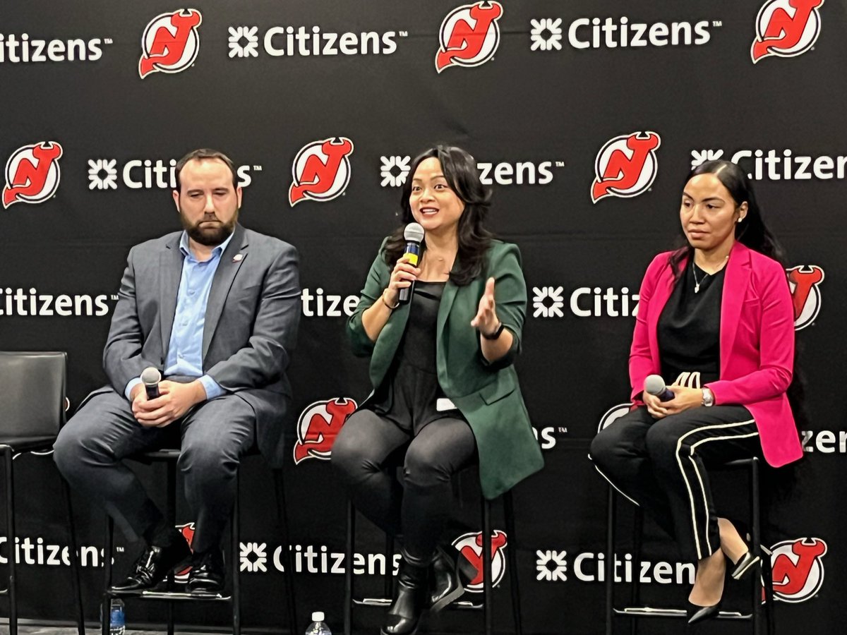 KishaT's tweet photo. Back on that panelist grind. Thanks for a fun evening, Jersey! https://t.co/nWgaCTjkIs