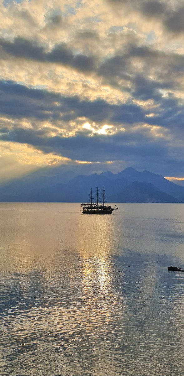 ozdemy's tweet photo. günaydın antalya https://t.co/hZhZENijHn