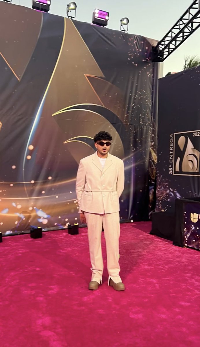 Alvarito x Premio lo Nuestro