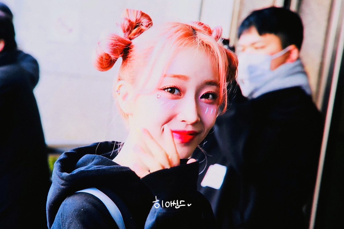 230224 preview

#스테이씨 #STAYC #수민 #SUMIN
#쑴니토끼봐라