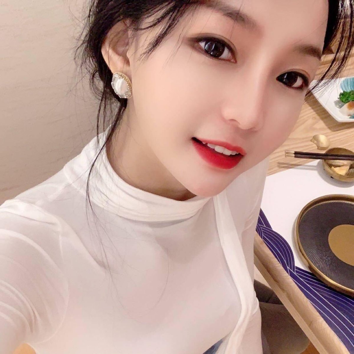 chenjia665's tweet photo. 上面吃饱了，下面还没有吃，有谁来喂饱我呢 https://t.co/JwVS1iHlKO