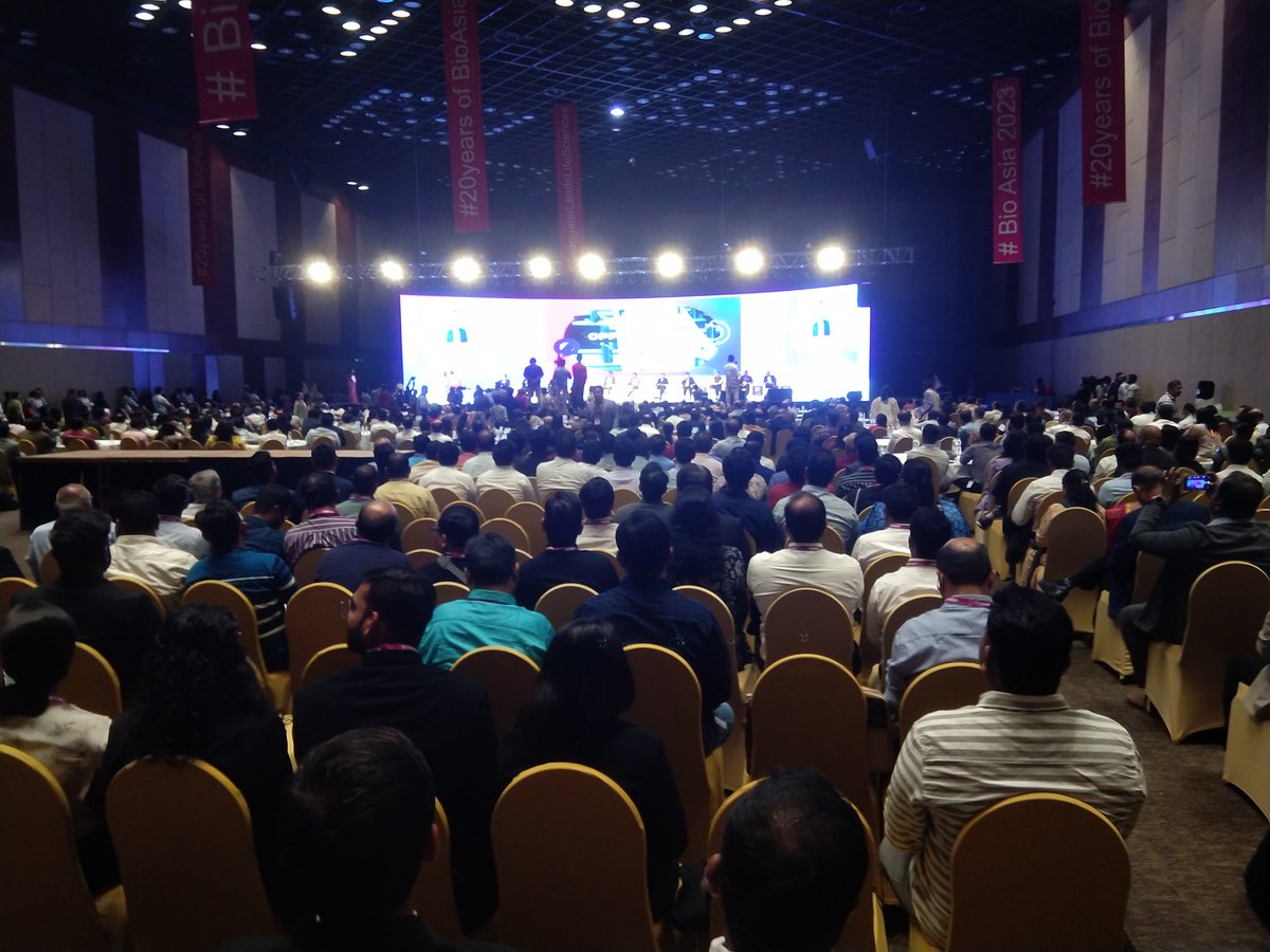 ramavenu's tweet photo. #BioAsiaSummit2023 - Day 1 - Inaugural Session . Jam packed auditorium . Telangana Govt is developing #OneEcosystem for #LifeSciences in the State . #BioAsia #20thAnniversary #AdvancingAsOne https://t.co/TbJvCIuEJi