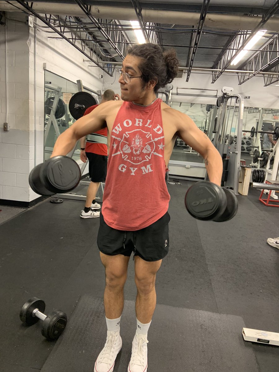 miguelapples's tweet photo. @mxguel.cx is the insta. #gym #gymbro https://t.co/2o2XQyCa6j