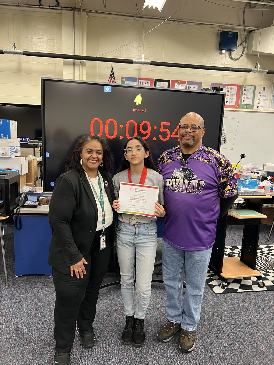 Sabinatbaig's tweet photo. More pictures celebrating Alice Medina Avila!!!! 1st at District Science Fair, 2nd at Regionals, and is state bound! 🥳🥳 We honored her with flowers & a reception during lunch. Dr. Jacob’s also surprised her in her CTE class with Mr. Kimbrough! @OlleMightyOwls @AliefISD #goalice https://t.co/I1POAXpyET