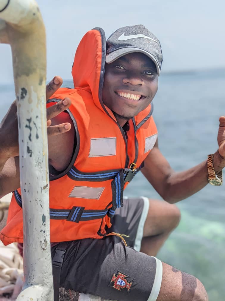 MusaJabil's tweet photo. Chuo cha bahari dar es salaam tukiwa visiwa vya mbudya kufanya utalii wa ndani katika kuendeleza na kuyaishi maono ya Mh Rais Dkt Samia Suluhu Hassan

Tanzania is real unforgettable 🇹🇿 https://t.co/ew3PHJd3L9
