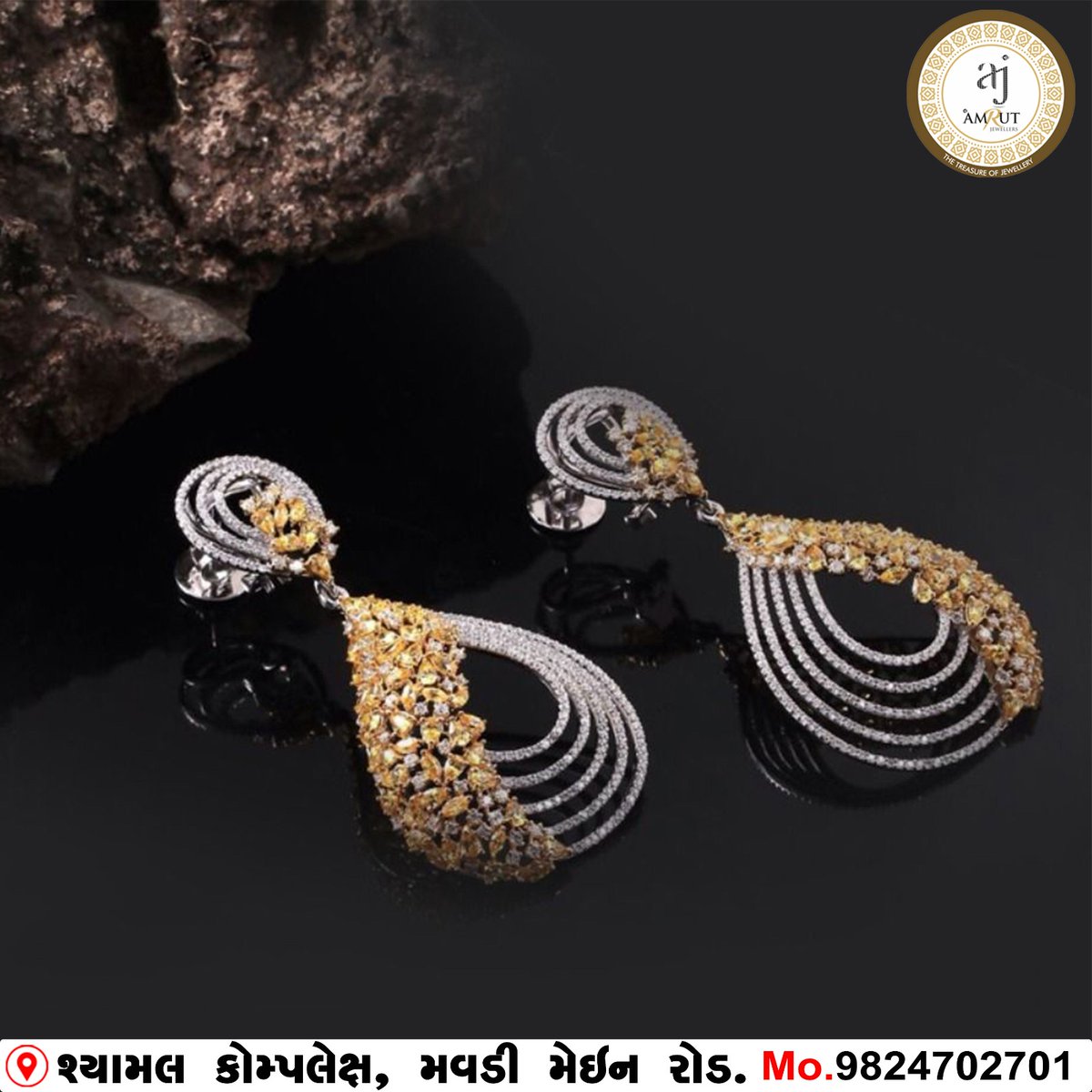 Amrut Jewels presents a Ravishing Gold & Diamond Earrings, Adorned with Natural Diamonds.

#amrutjewellers #jewellers #jewelry #statementjewelry  #earrings #heritagejewellery #diamondjewellery #earringstyle #jumka #jumkaearrings #mavdi #rajkot #gujarat
