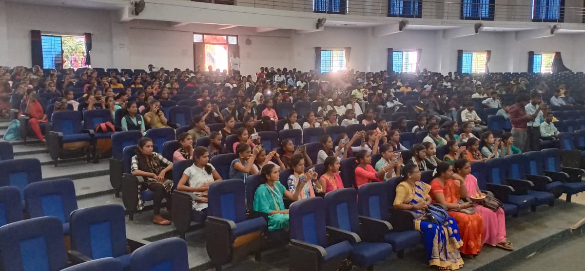 MYBGadag's tweet photo. Glimpses of District Level Neighborhood Youth Parliament Program organized by Nehru Yuva Kendra Gadag.
@Nyksindia @nykssouthzone @YASMinistry @nykskarnataka #nhyp #g20 #IYM2023 https://t.co/0JuD762HGq