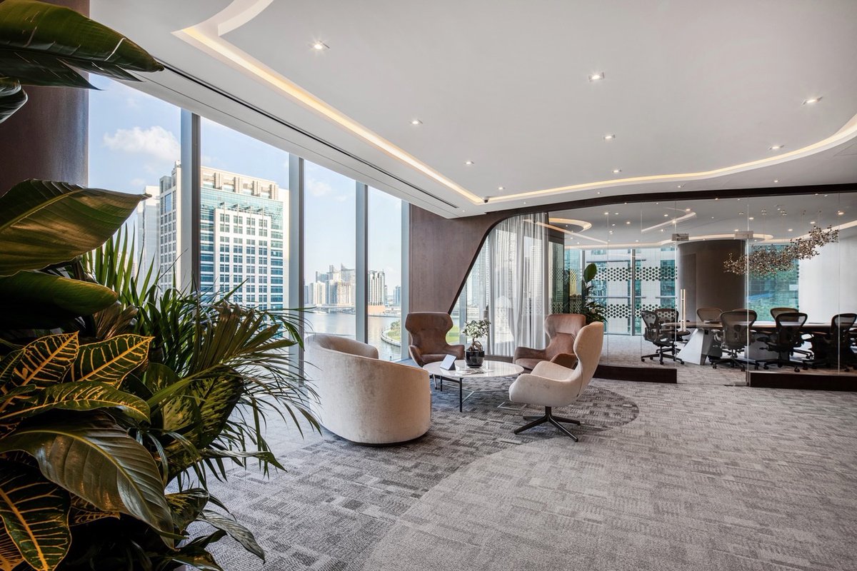 This office is reminiscent of a luxury yacht designed for a well-known IT company in Dubai: bit.ly/3KA0afE

#officeinspiration #newwork #modernoffice #dubai #zikzak #vae #yacht #itcompany