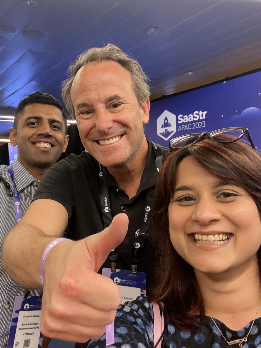 peacelilee's tweet photo. 3 lessons from @jasonlk - Donโt seller. Give yourself a kick in the a$*โฌ if no one else will. And #1, smile and win it! #saastr #saastrAPAC #SaaS https://t.co/2yHCrZ61xm