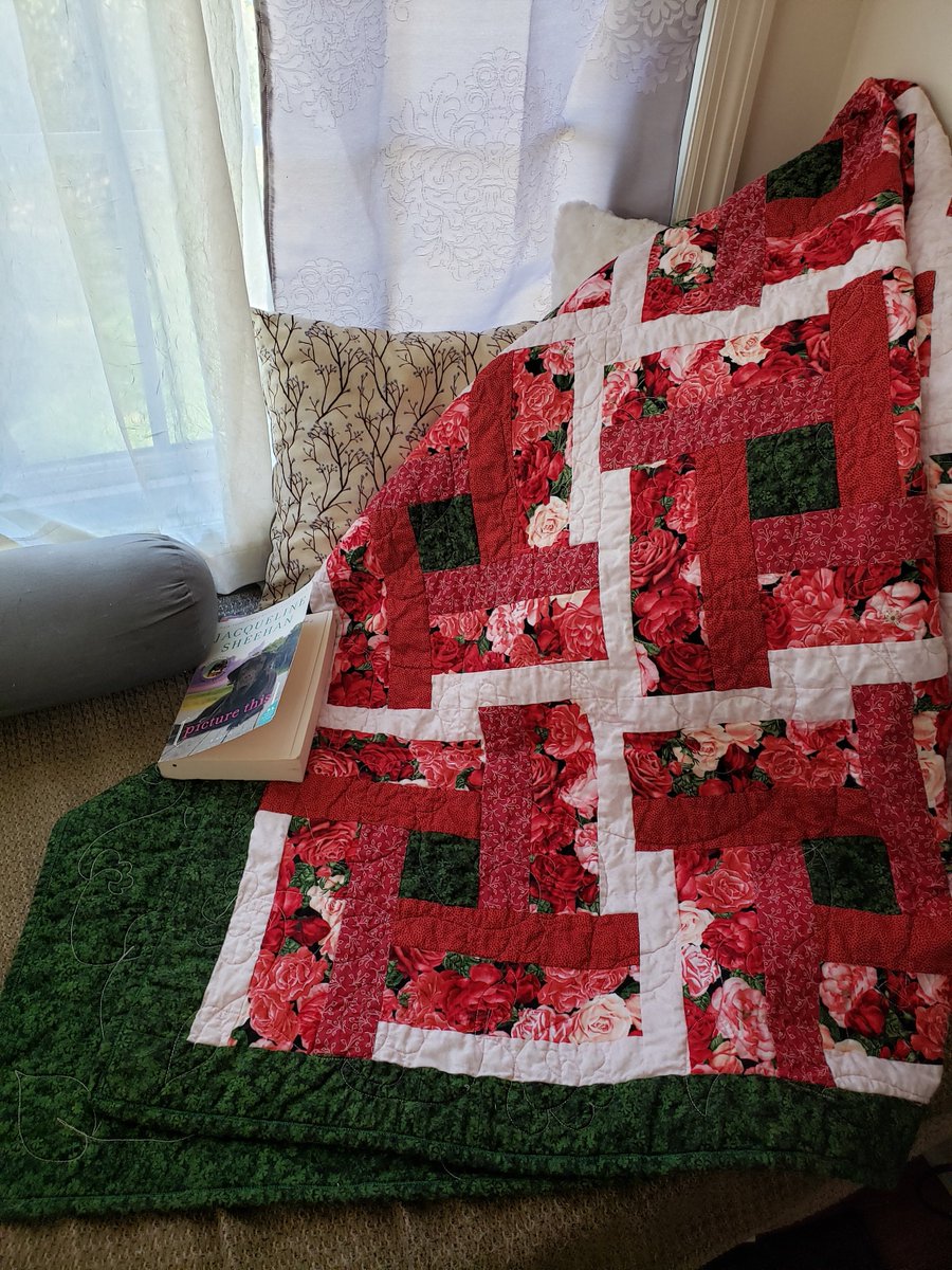 quilts_more's tweet image. Rose Lattice Quilt, Roses, Red, Pink, Green, Flowers, Floral, Traditional Quilt, Sofa Quilt, Sofa Blanket, Chair Throw, Handcrafted Quilt tuppu.net/96a84575 #Etsy #ImagineQuiltsAndMore #PatchworkQuilt