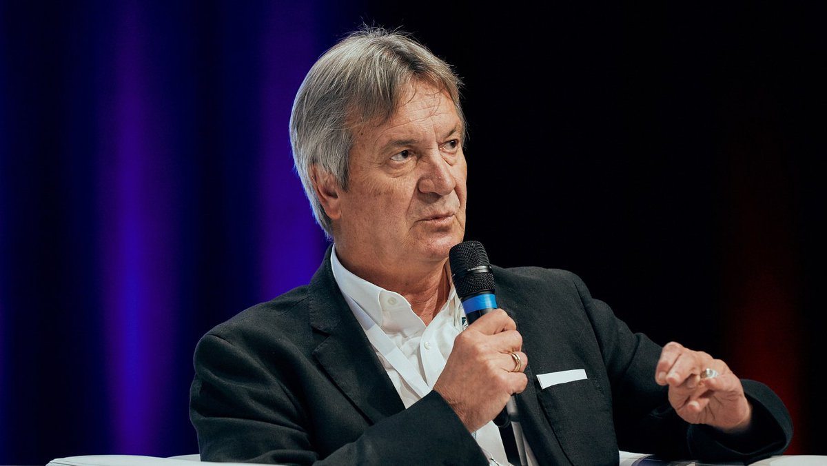 Dimarts ens acompanyarà en Paco Álvarez! <a href="/bolsaylaVida/">Paco Álvarez</a>

- Exdirector de la Borsa de París
- Expresident de l’Assoc. Europea de Borses Regionals
- Portaveu internacional del moviment #EBC @EconCommonGood 
- i President de la Federación Española EBC <a href="/EBienComun/">Economía Bien Común</a>

😊 Us hi esperem!