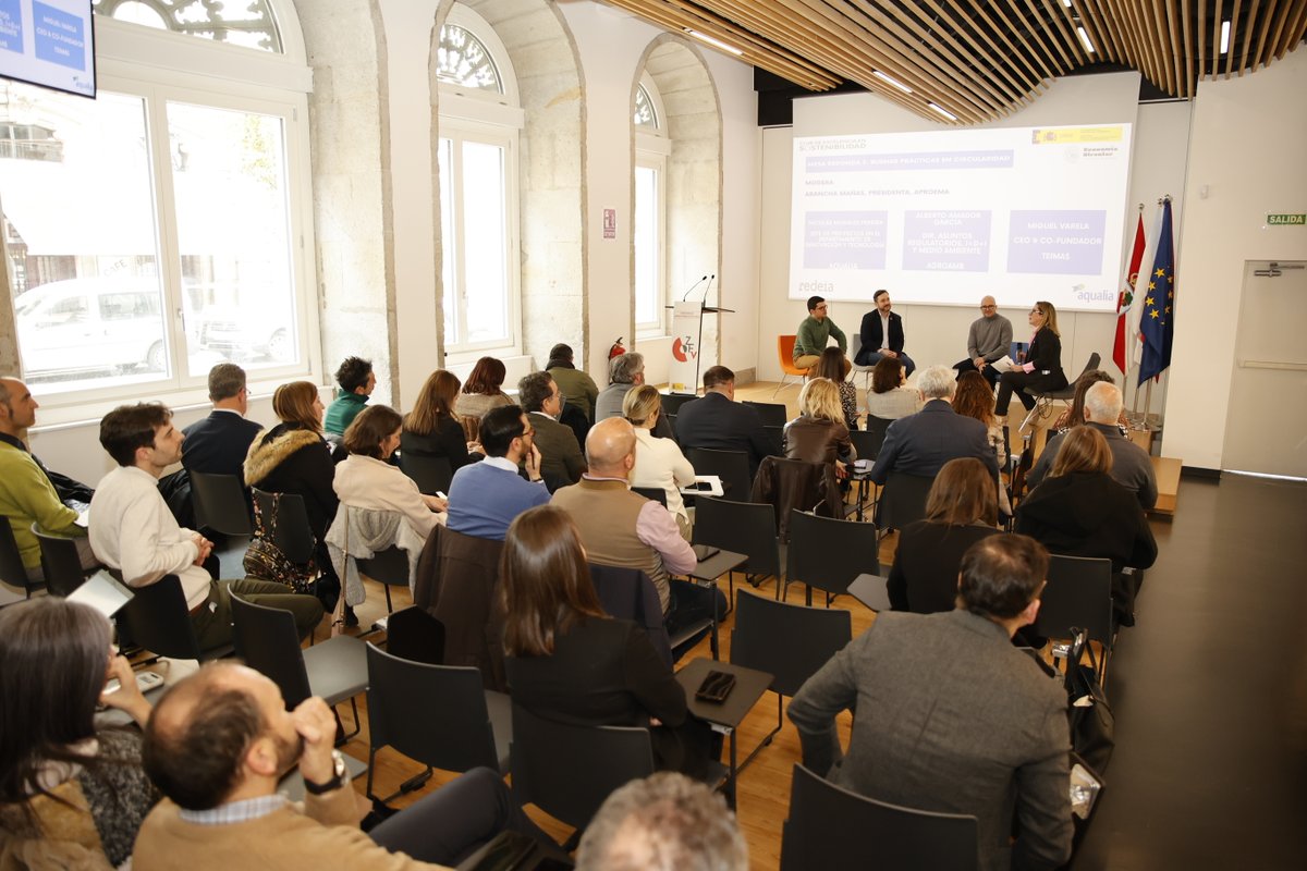 GAgroamb's tweet photo. Nós non temos dúbidas: o impulso da #EconomíaCircular é  a oportunidade de afianzar o desenvolvemento rural sostible

O noso Dir. de Asuntos Regulatorios, @amaturiam, compartiu a experiencia de #Agroamb no encontro de Economía Circular organizado por @csostenibilidad e @mitecogob https://t.co/X9cDMv5Jy0