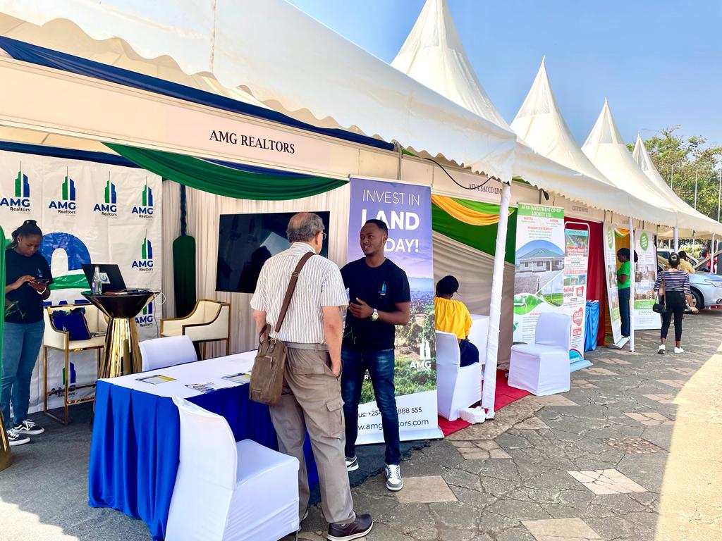 AMGRealtors's tweet photo. We are on ground at the 9th #254RealtyExpo and our team is ready to listen and offer you solutions as we talk about Collaborations and Partnerships for Affordable Housing. 
Call or WhatsApp us at +254796888555 or visit our website at https://t.co/OkGSjKJ41W for more details. https://t.co/HgitSPLKPl