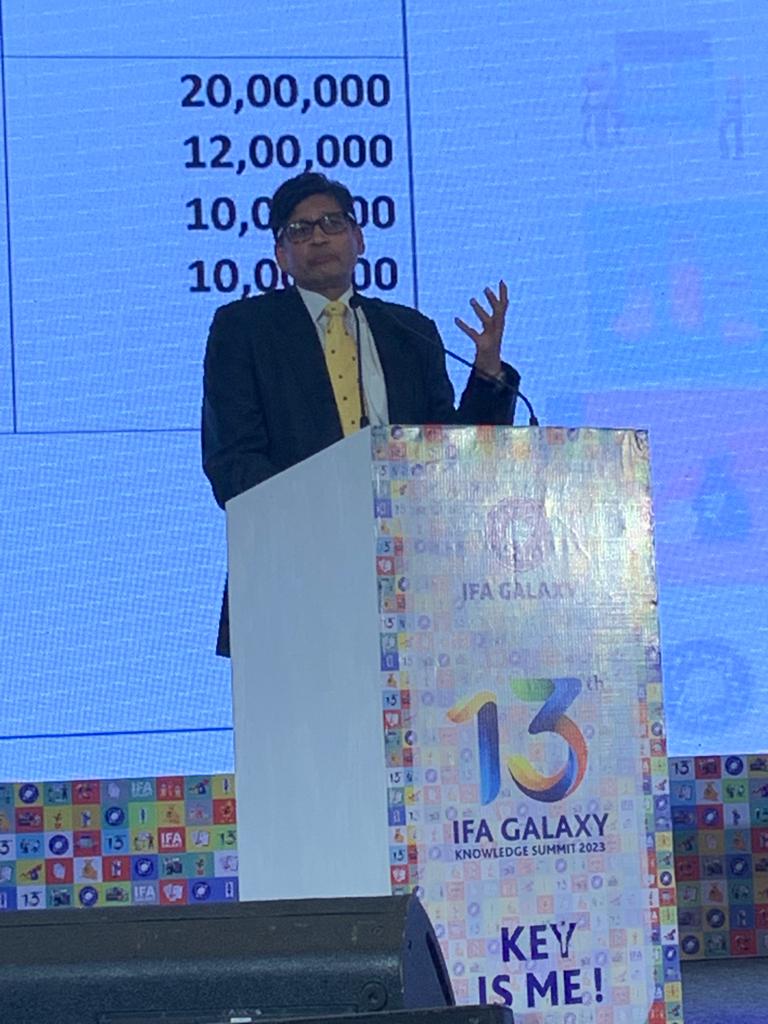 MFDGalaxy's tweet photo. Vijay Mantri of JRL Money speaking on "Trillion Dollar Opportunity" #keyisme #IFAGalaxy @invest_mutual @fifaindiaorg @shyamsek https://t.co/N0a6yh38sY