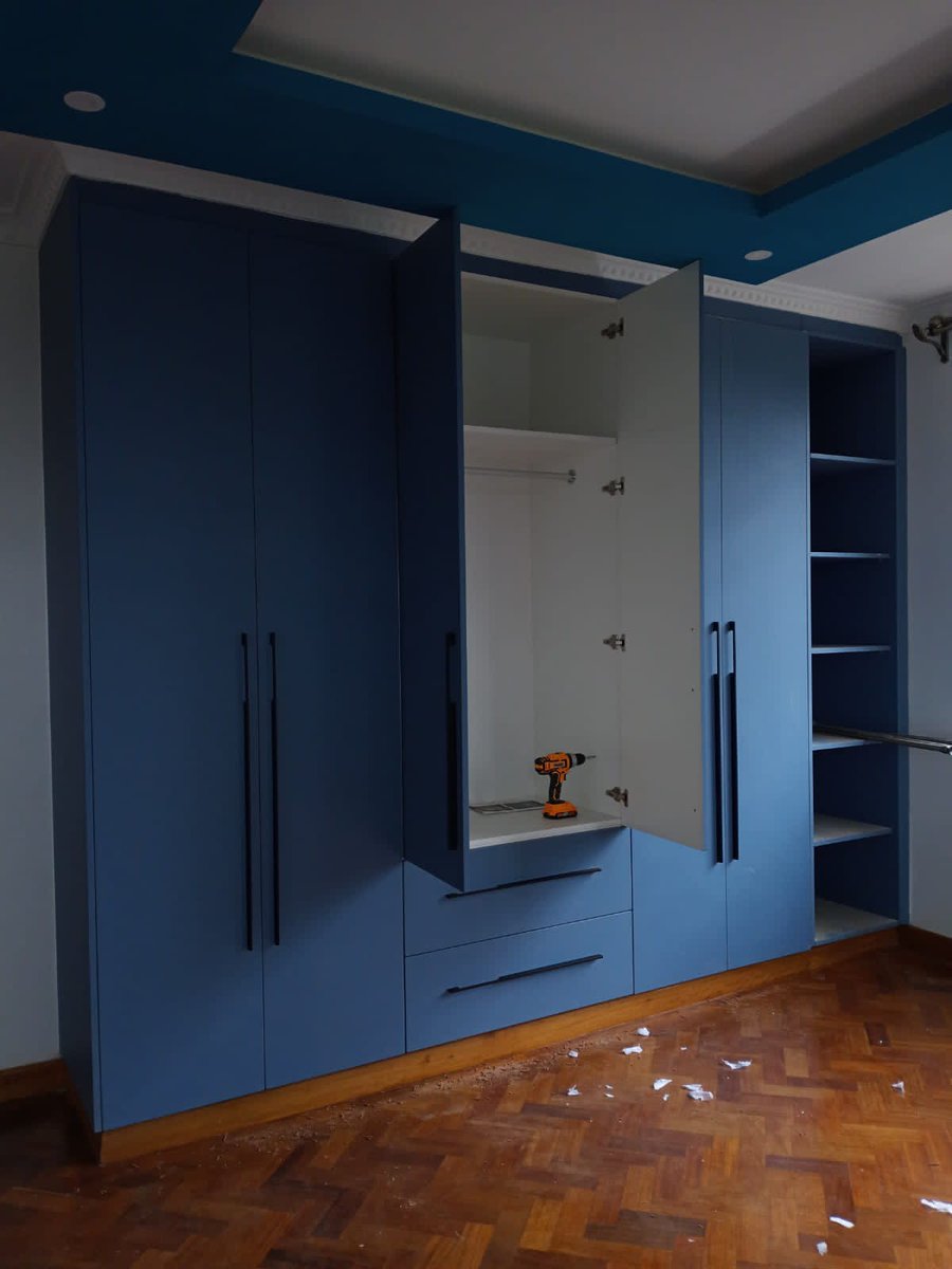 Mwafrika_Mkenya's tweet photo. Modern kitchen and wardrobe made locally.
 #samido #kenyatta #verasidika https://t.co/z15RtZXbuM