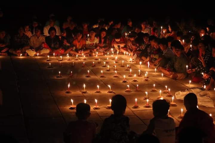 MannShein1's tweet image. Marking 22222 Revolution, MonywaPeople'sStrike Committee &amp;amp; Budalin tsp Students'Union (ABFSU) held an anti-military protest together with a candlelight prayer for the fallen martyrs, in Sagaing's #Budalin tsp, last night.
#HelpMyanmarIDPs
#2023Feb24Coup
#WhatsHappeningInMyanmar