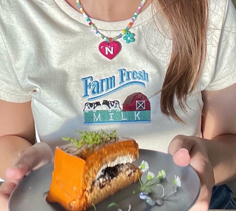 nchdaq's tweet photo. ॰｡ཻ˚♡𖠚໊ ช่วงนี้เสื้อยืดเสื้อใจ baby tee มันออกแนวน่ารักเกินไปมาก📿🍒เธรดนี้เลยจะรวมร้านที่ชอบไว้ให้! หลักร้อยทั้งหมด น่ารัก3000%🎧⭐️🦋 https://t.co/lrV0ITBjgB