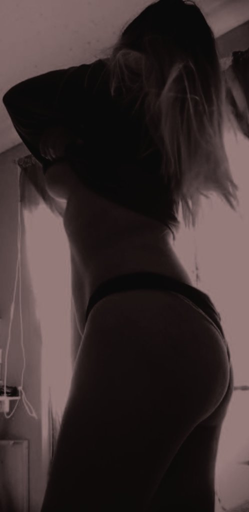 MayeliPetitte's tweet photo. No los olvide, aquí sigo 🔥💖 #onlyfans #onlyfanslatinas #onlyfansmodel #Only18 #onlyfanspromo #OnlyFriendsSeries #cacheteros #desnudity #nagashwin https://t.co/hioEsOZXQs