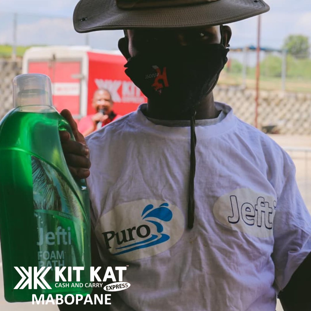 KitKatGroupSA's tweet photo. HOLA Kit Kat Express Mabopane, the day has arrived! Get down to the relaunch and get your hands on these great deals! We're giving the first 500 customers a free hamper! 🎉 https://t.co/96icEssQSN