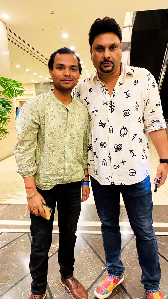 Anshuman1104's tweet photo. Selfiee In Cinemas Now, All The Very Best Emmi ๐๐@emraanhashmi
And the entire Team of #SelfieeMovie @raj_a_mehta
Book Your Tickets for Entertaining Film of the year
#EmraanHashmi #Selfieemovie #Rajmejta #Bollywood #Fanonly https://t.co/8Zf7iUCifh