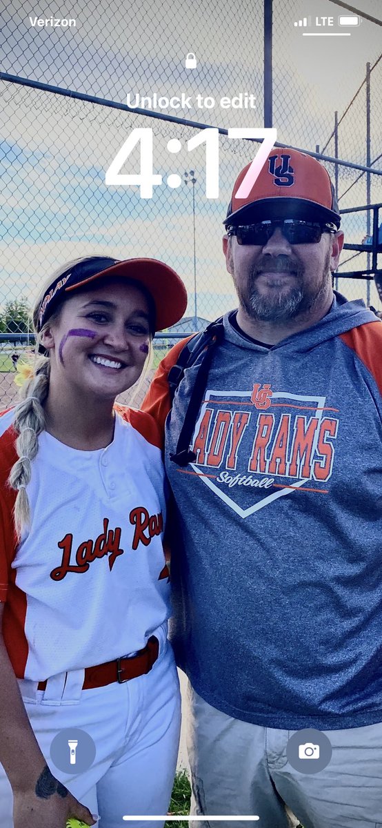 lswavel's tweet photo. Happy 19th to my oldest baby! Had to drive to see her at midnight since she will traveling to Florida on her birthday to play some ball.  @Bswavel2022 https://t.co/dkPhVcxyI0