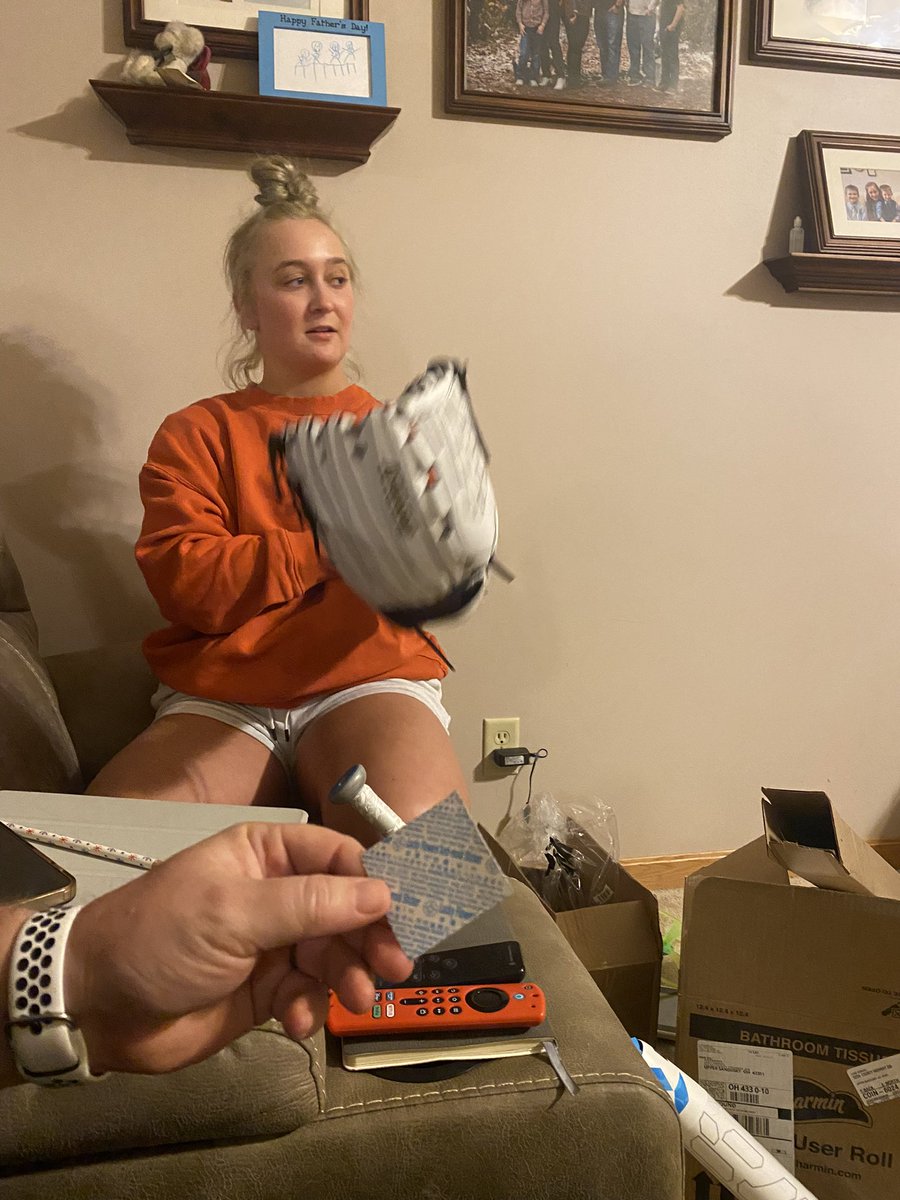 lswavel's tweet photo. Happy 19th to my oldest baby! Had to drive to see her at midnight since she will traveling to Florida on her birthday to play some ball.  @Bswavel2022 https://t.co/dkPhVcxyI0