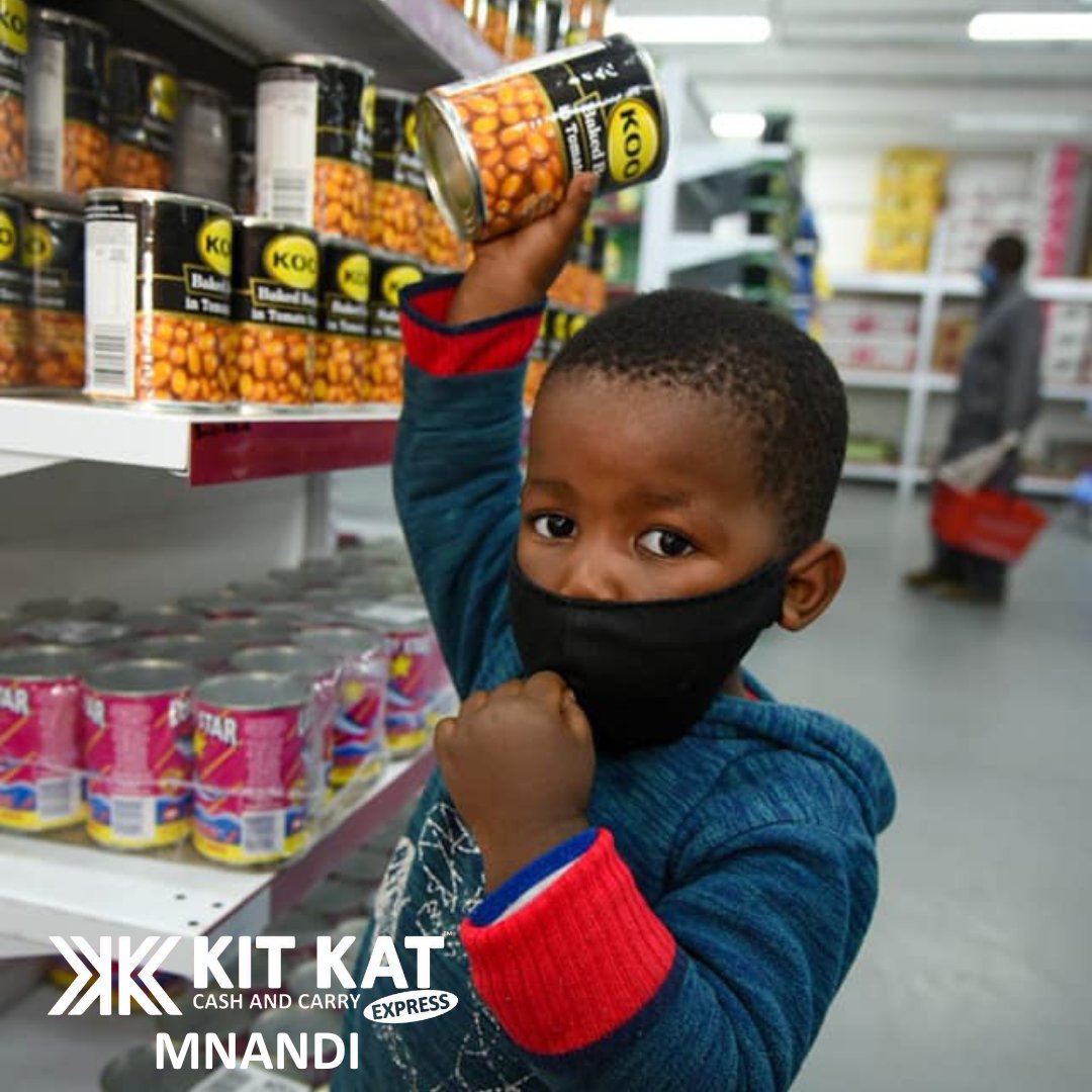 KitKatGroupSA's tweet photo. HOLA Kit Kat Express Mnandi, save BIG with BIG SAVINGS today! We're giving the first 500 customers a free hamper! 🎉 Come say hi. https://t.co/MNBeaAbgEG