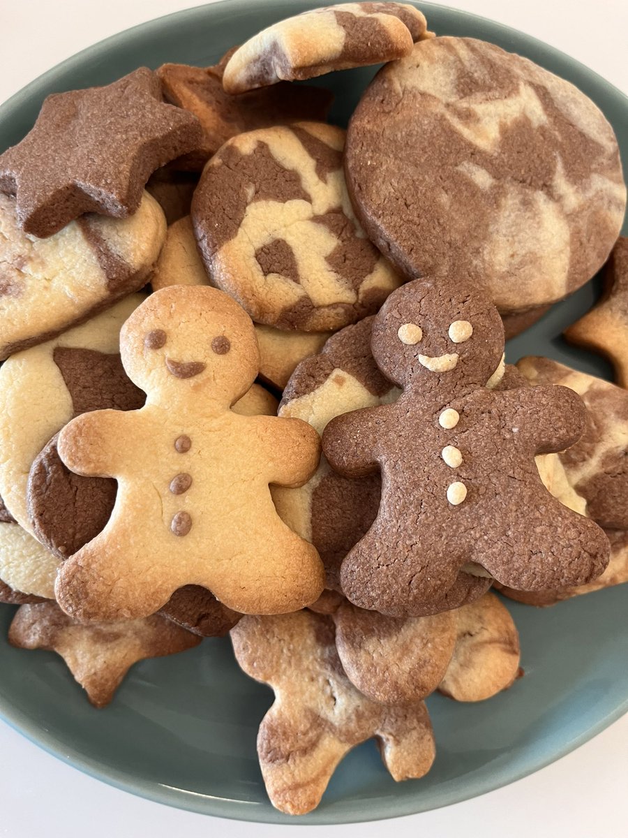 veepo_'s tweet photo. i baked cookies today yum https://t.co/Ayh2Y8sxbg